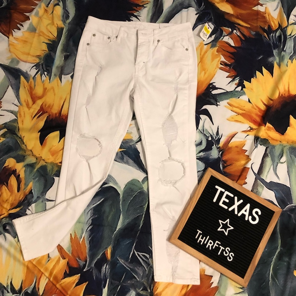 •nwt rue21 white jeans•